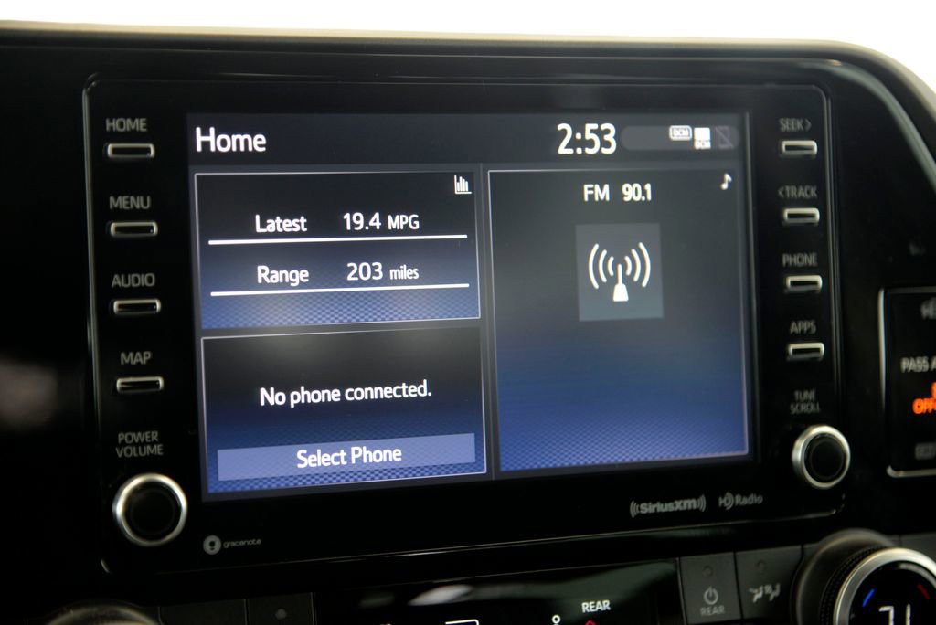 Used 2021 Toyota Highlander LE image 19