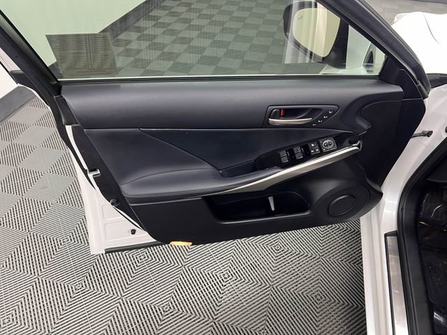 Used 2018 Lexus IS 300 w/ Comfort Package image 9