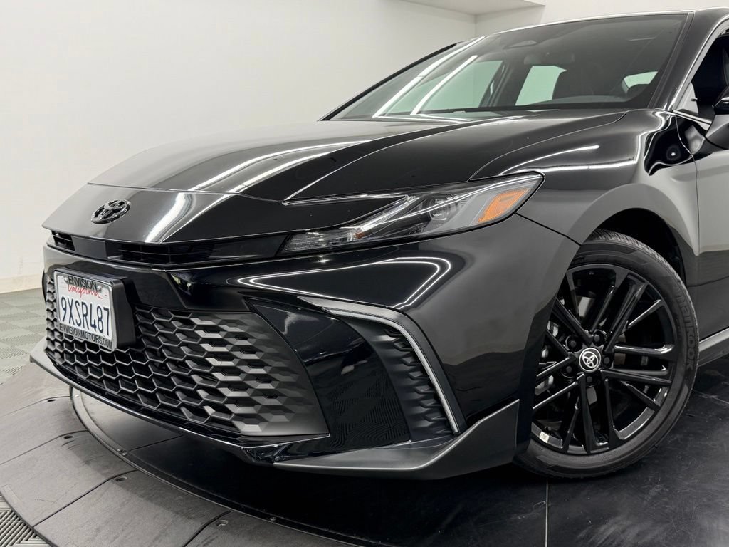 Used 2026 Toyota Camry SE FWD image 4