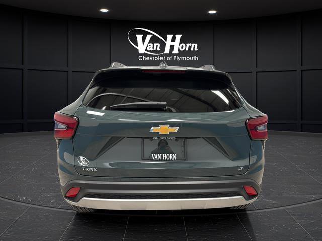 Used 2025 Chevrolet Trax LT FWD image 4