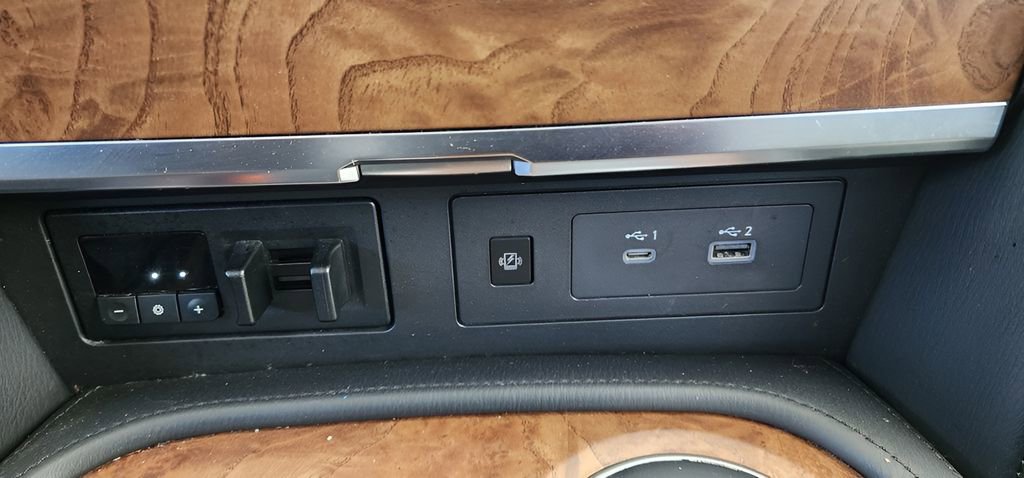 Used 2023 Nissan Armada SL image 43