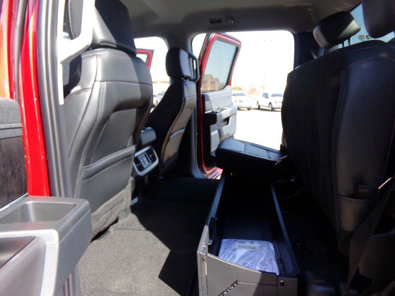 New 2025 Ford F250 Lariat w/ Chrome Package image 24