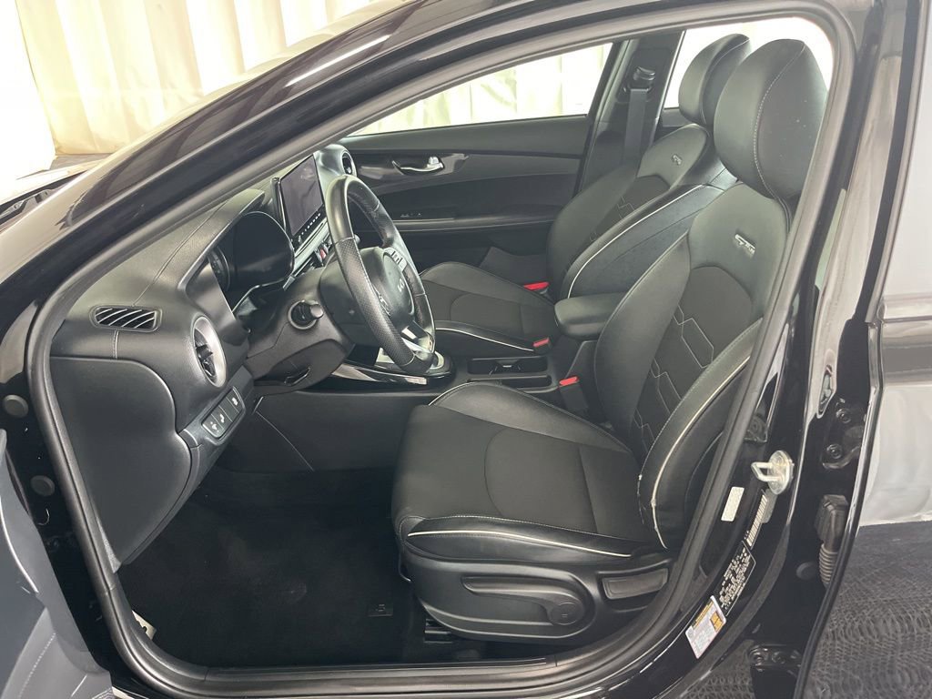 Used 2022 Kia Forte GT-Line w/ GT-Line Technology Package image 3