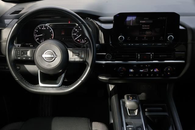 Used 2023 Nissan Pathfinder SV image 13