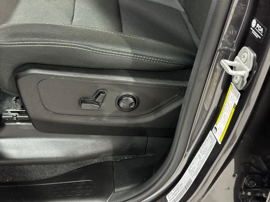 Used 2025 RAM 1500 Big Horn AWD/4WD image 17