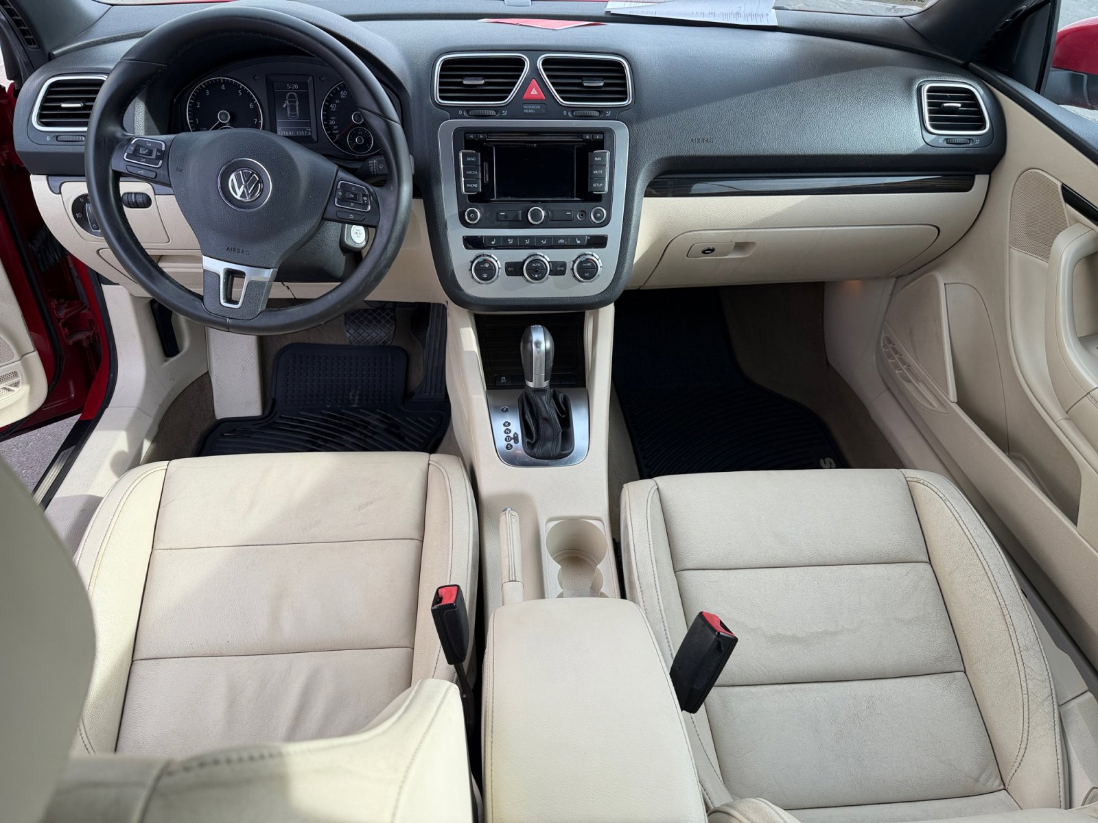 Used 2013 Volkswagen Eos Lux FWD image 12
