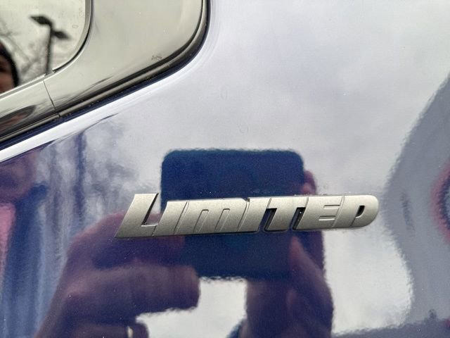 Used 2025 Toyota Tundra Platinum image 8