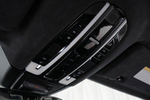 Used 2021 Porsche Cayenne GTS AWD/4WD image 49