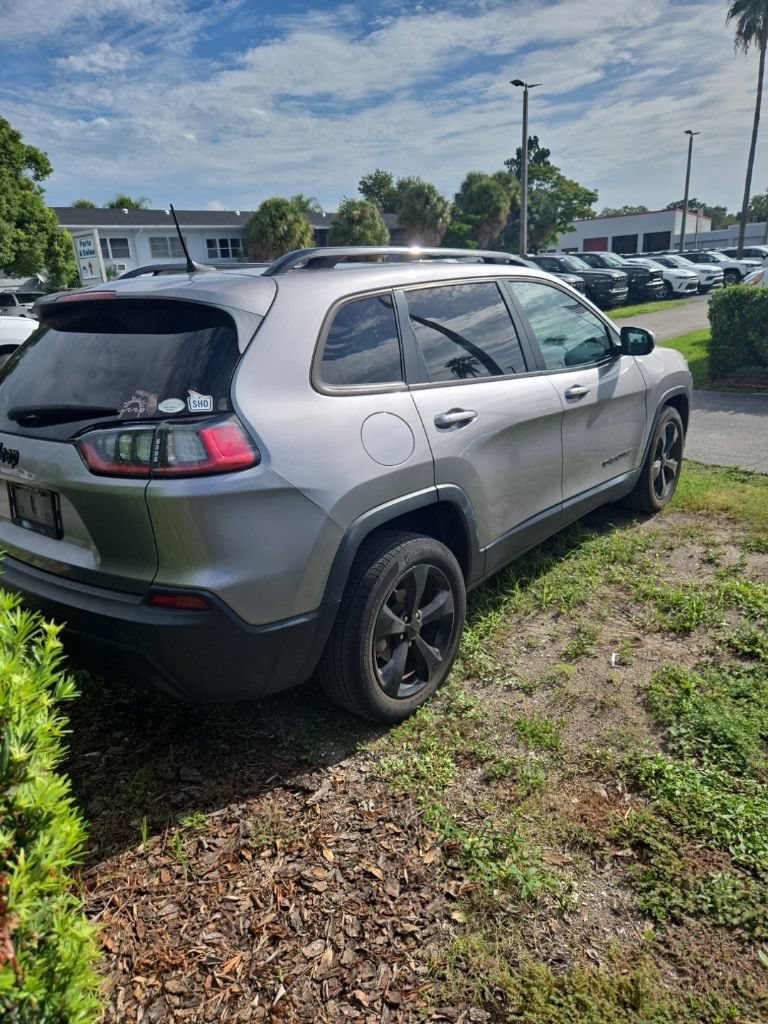Used 2021 Jeep Cherokee Latitude Plus FWD image 4