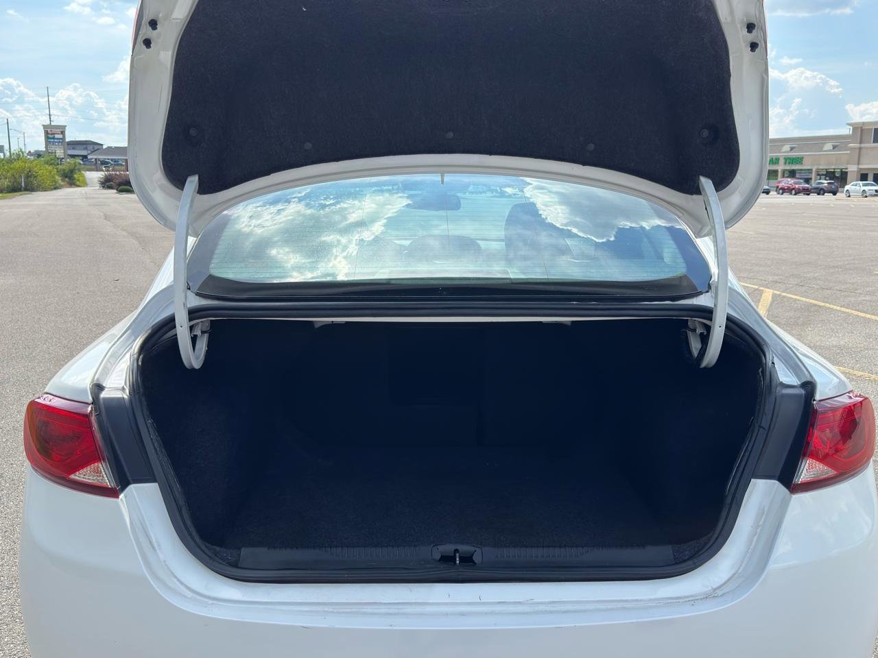 Used 2017 Chrysler 200 Limited Platinum FWD image 5