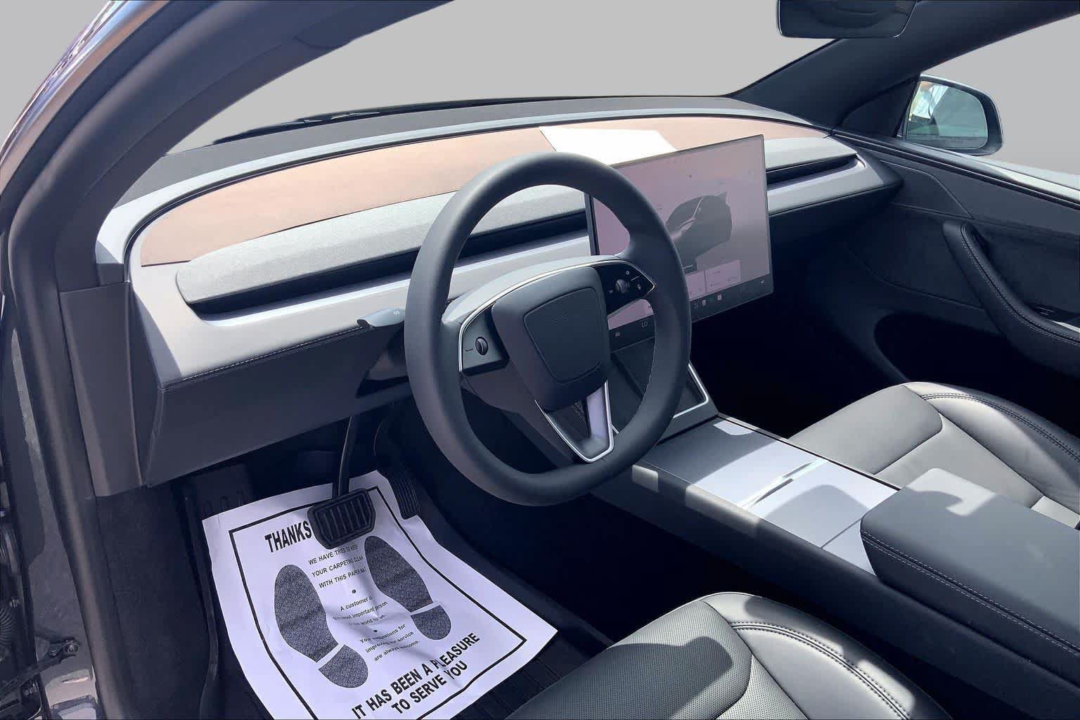 Used 2026 Tesla Model Y 2WD image 16