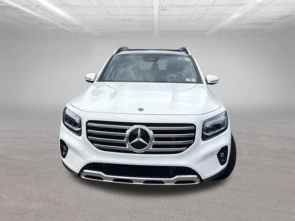 Used 2026 Mercedes-Benz GLB 250 4MATIC image 2