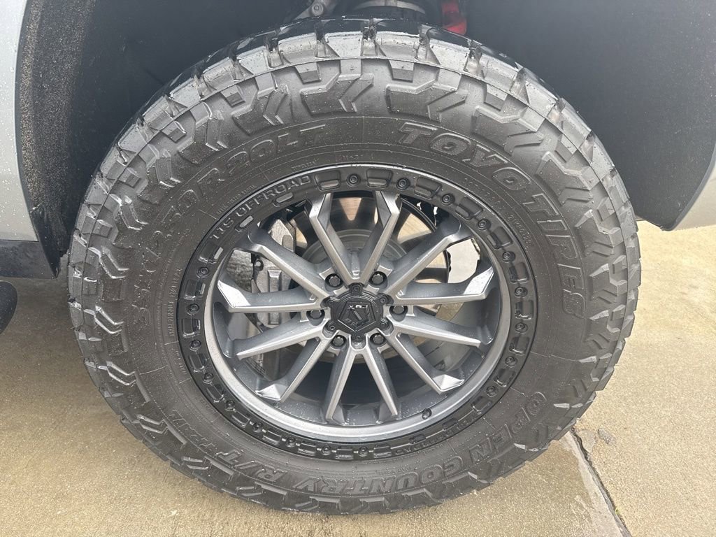 Used 2024 Chevrolet Tahoe Z71 w/ Luxury Package image 8