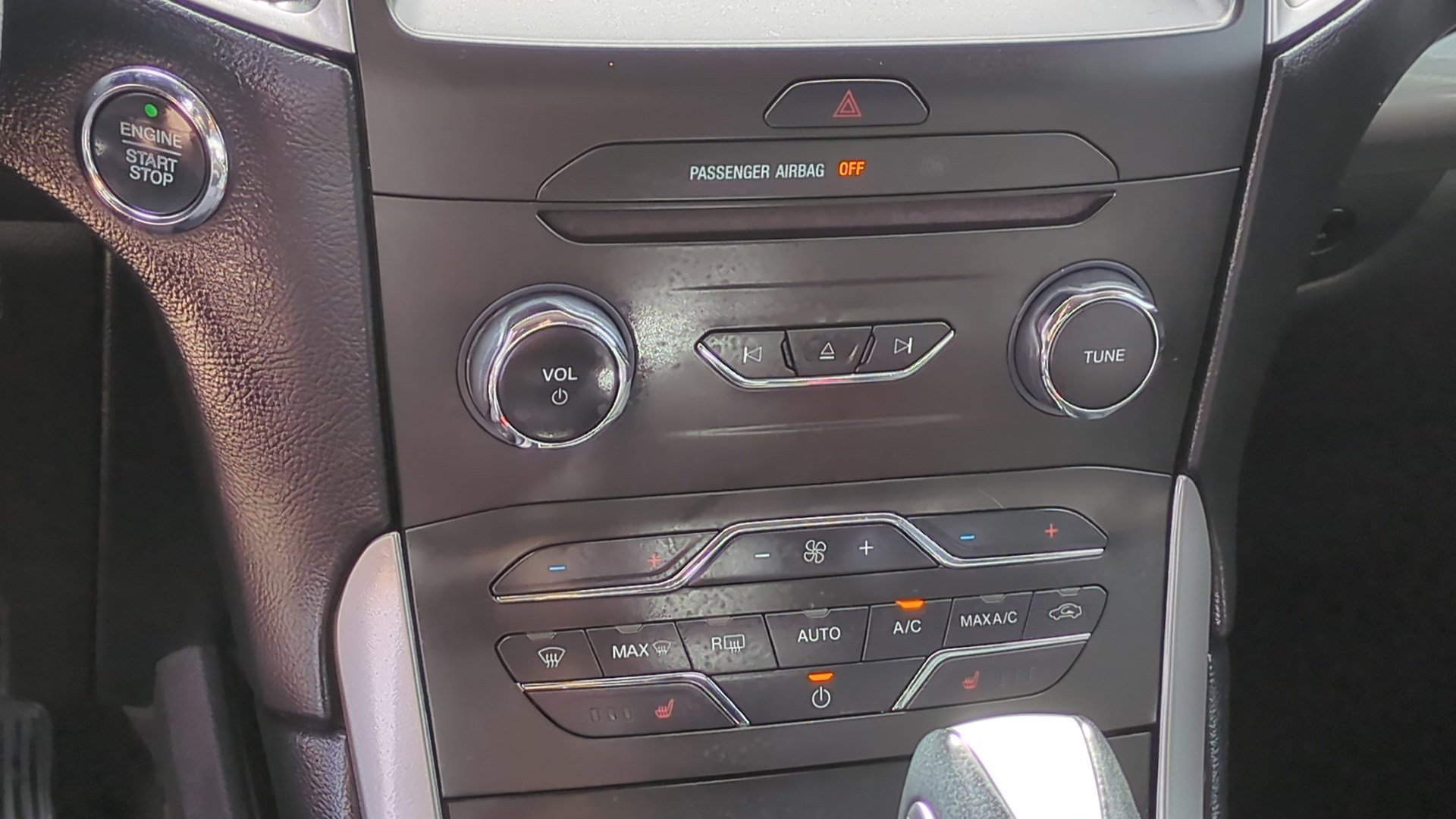 Used 2018 Ford Edge SEL w/ Equipment Group 201A FWD image 24