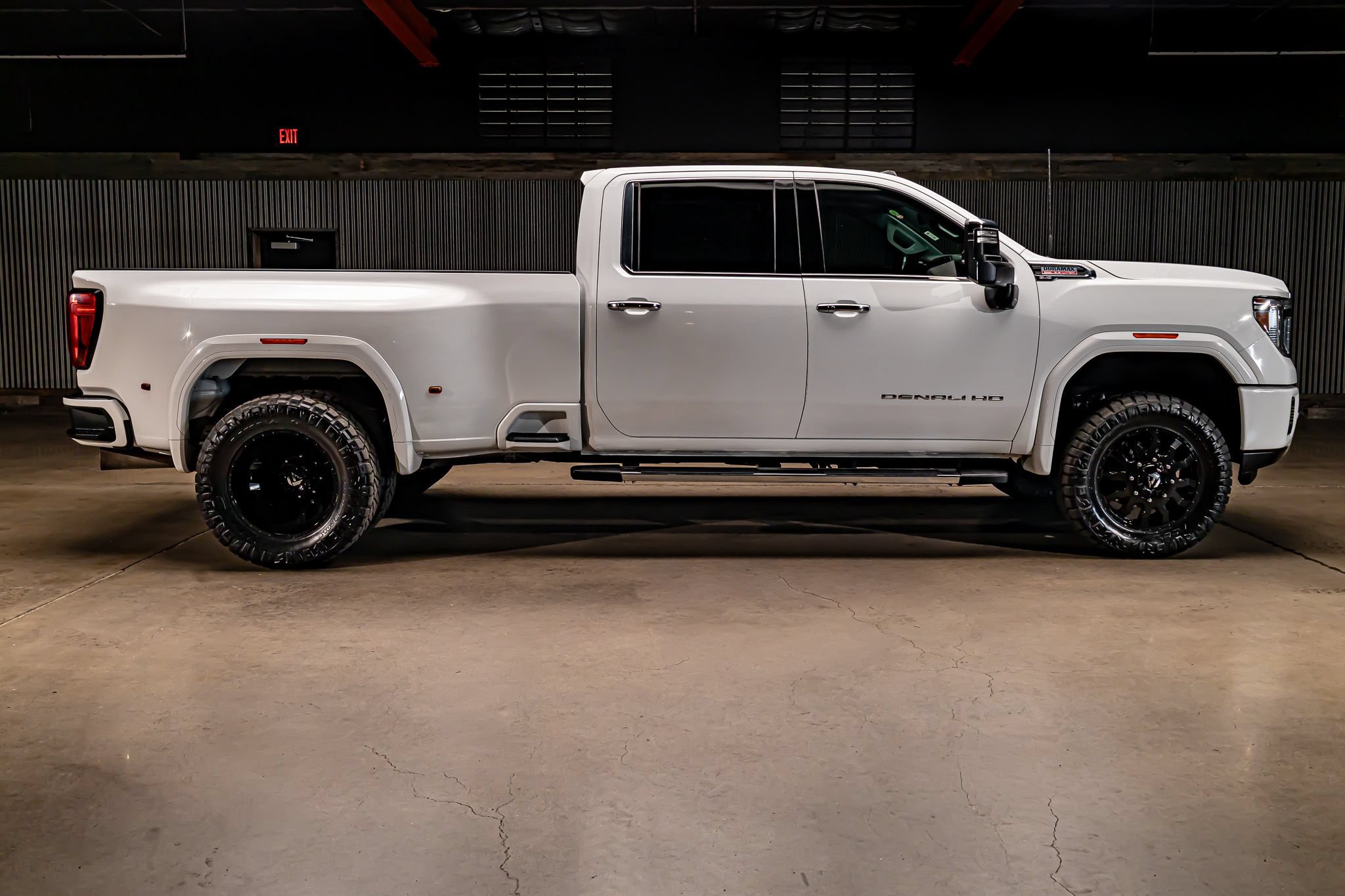 Used 2020 GMC Sierra 3500 Denali w/ Denali Ultimate Package AWD/4WD image 11
