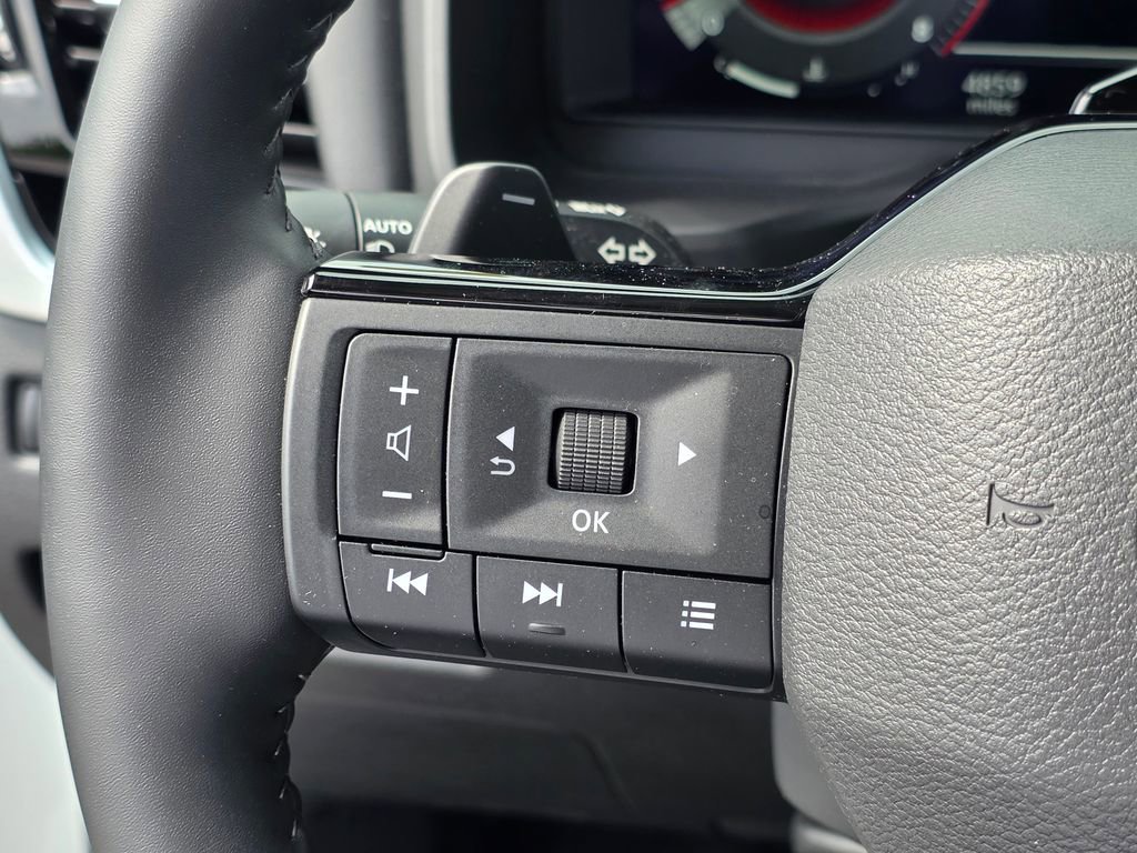 Used 2025 Nissan Rogue SL w/ Tech Package AWD/4WD image 17