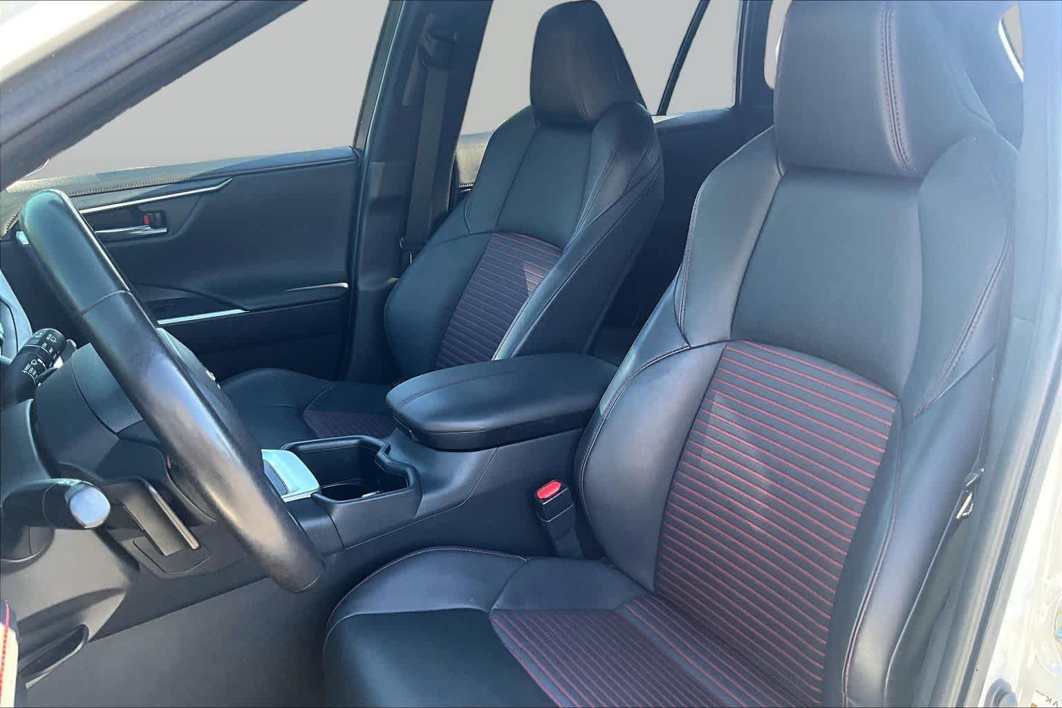 Used 2023 Toyota RAV4 XSE AWD/4WD image 8