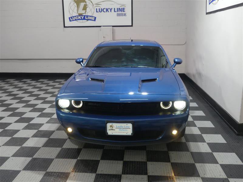 Used 2020 Dodge Challenger SXT w/ Plus Package image 3