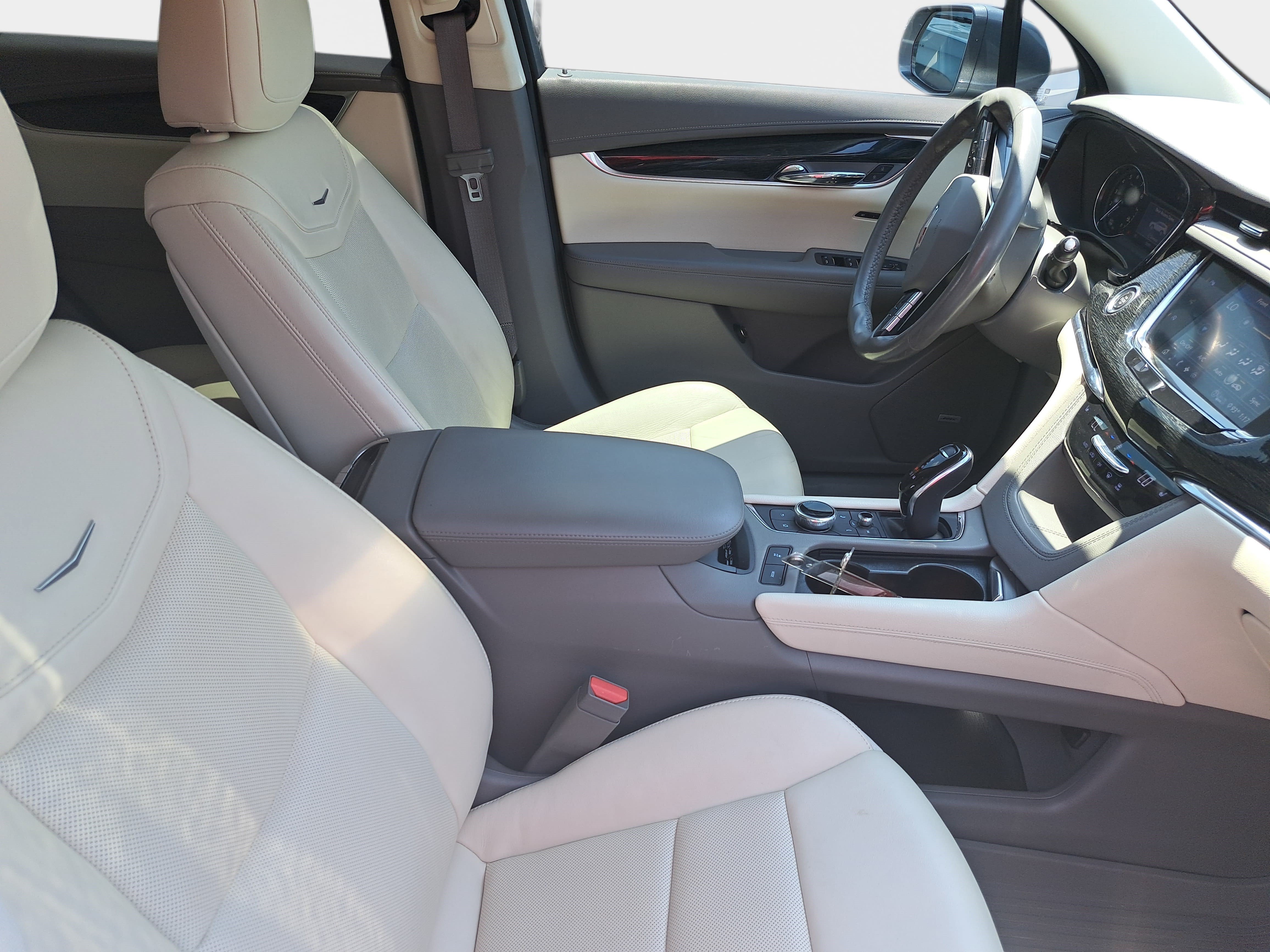 Used 2020 Cadillac XT6 Premium Luxury FWD image 10