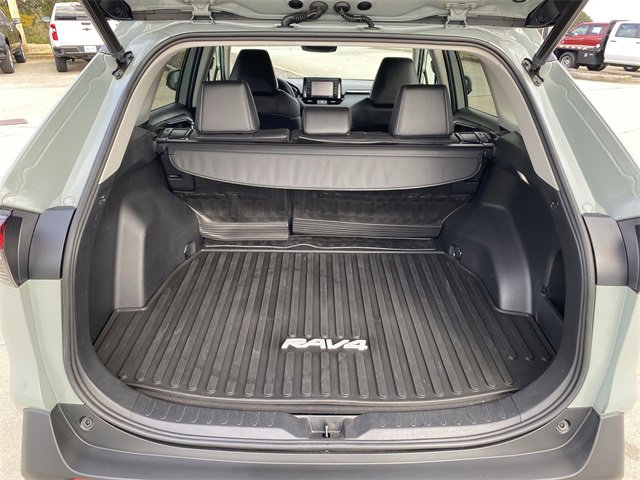 Used 2022 Toyota RAV4 XLE Premium image 32