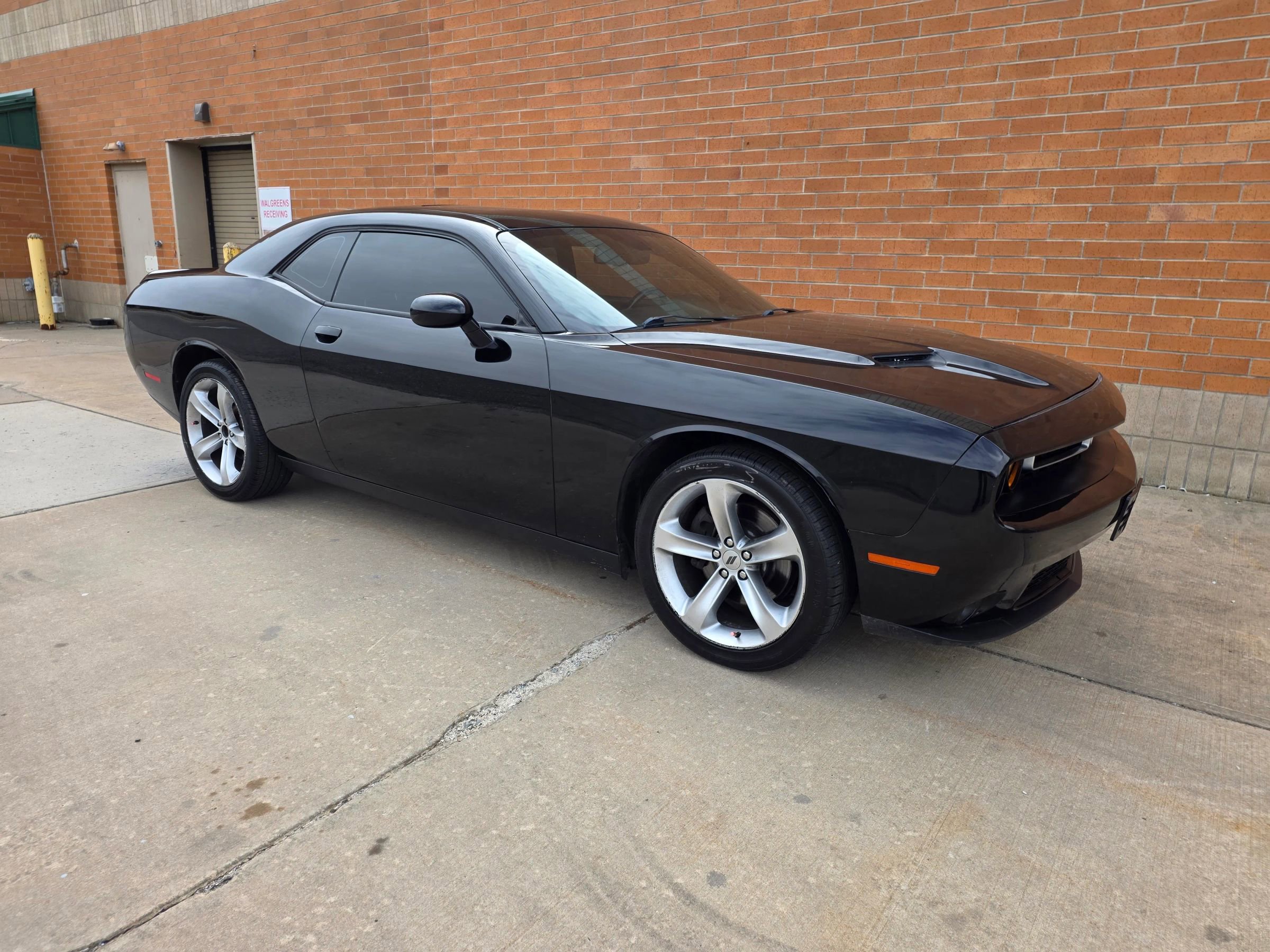 Used 2018 Dodge Challenger R/T RWD image 2