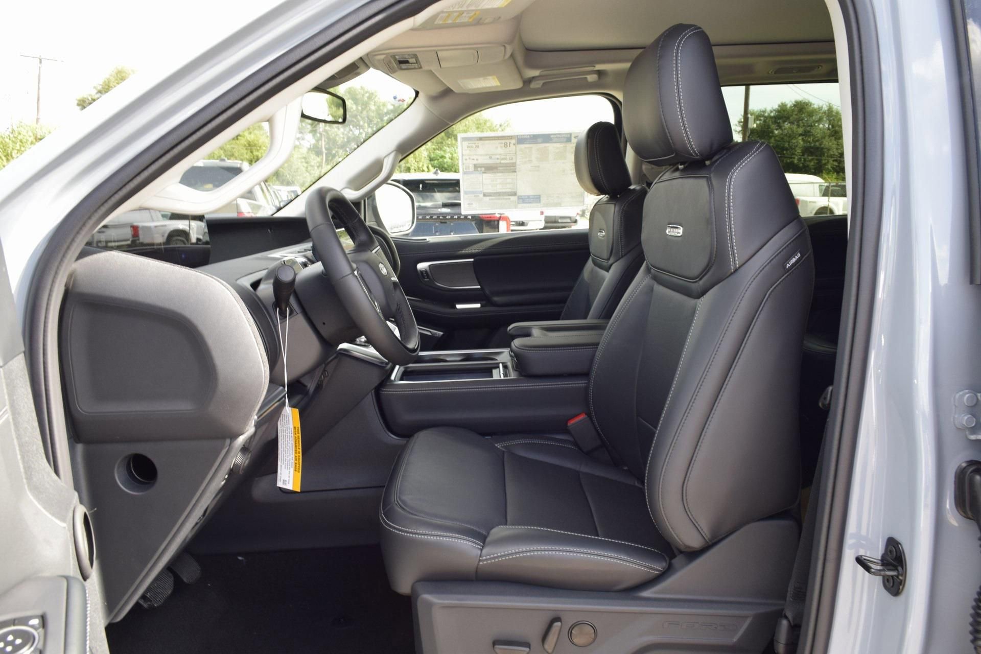 New 2025 Ford Expedition Platinum w/ Driver's Package image 18