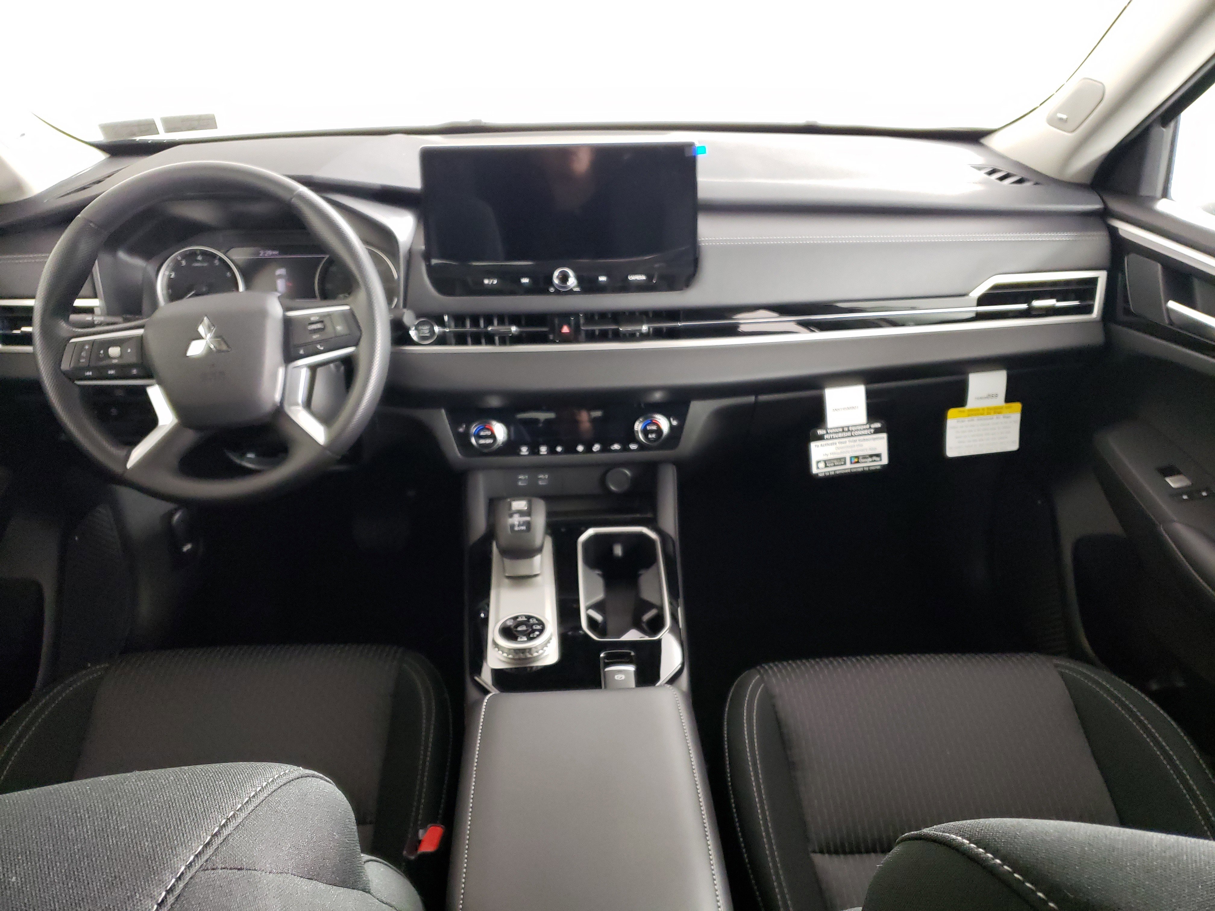 New 2026 Mitsubishi Outlander ES image 15