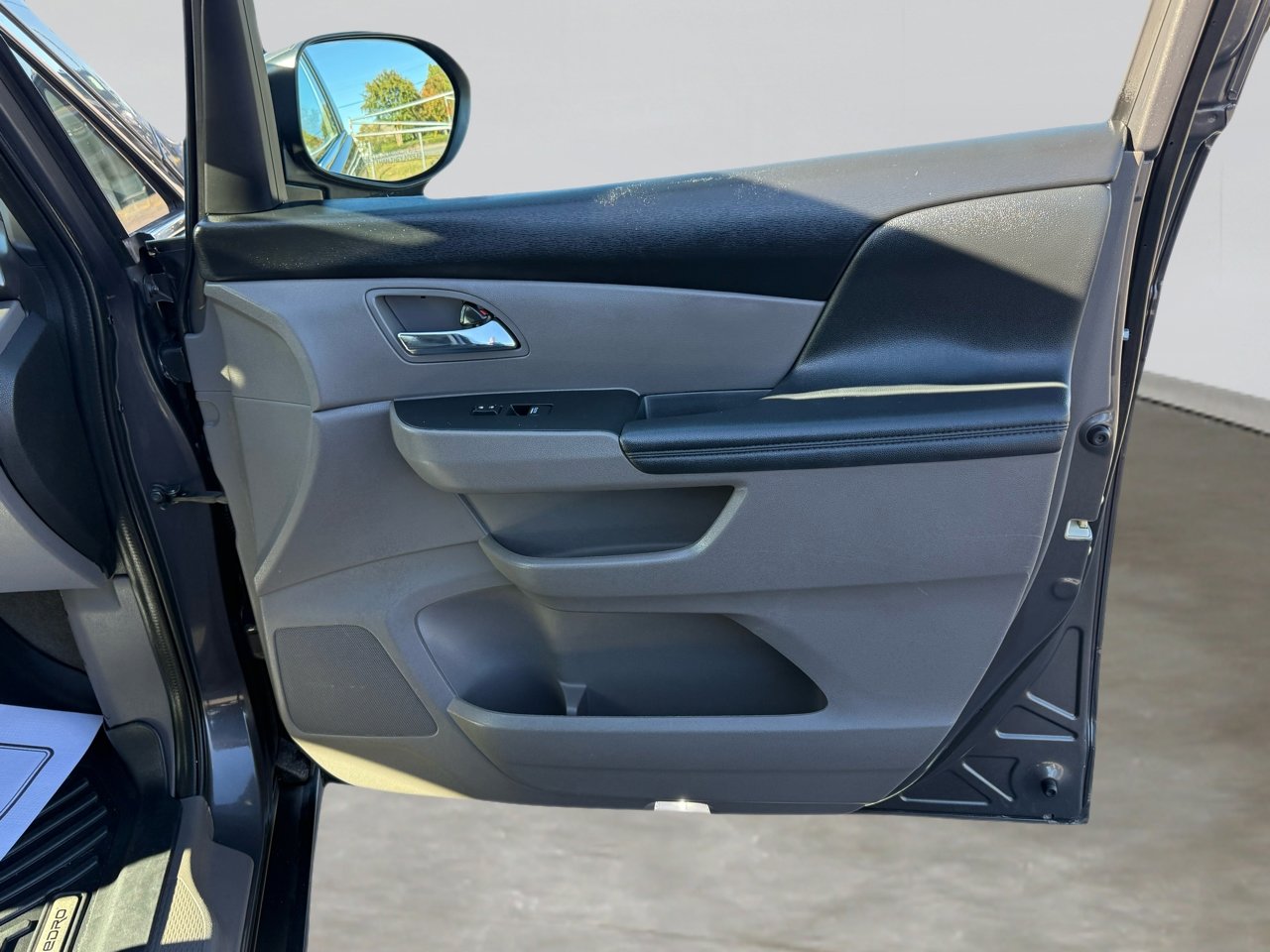 Used 2015 Honda Odyssey EX-L image 30