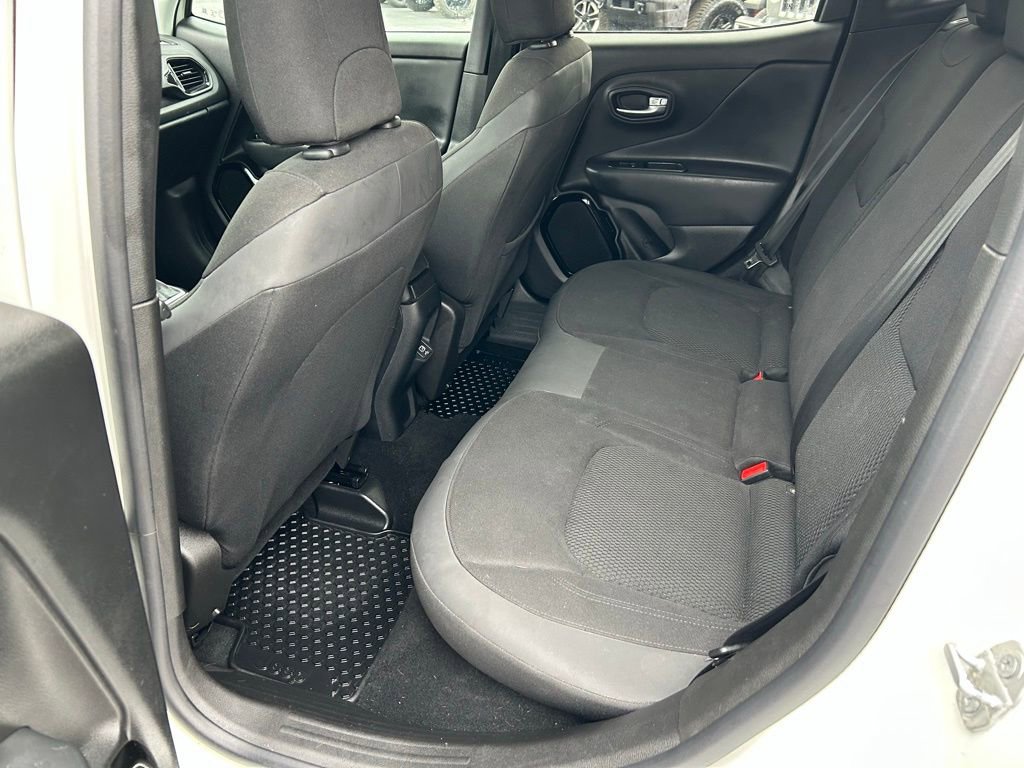 Used 2019 Jeep Renegade Altitude w/ Quick Order Package 2XM image 11