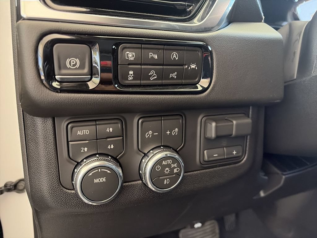 New 2026 GMC Yukon XL Elevation AWD/4WD image 25