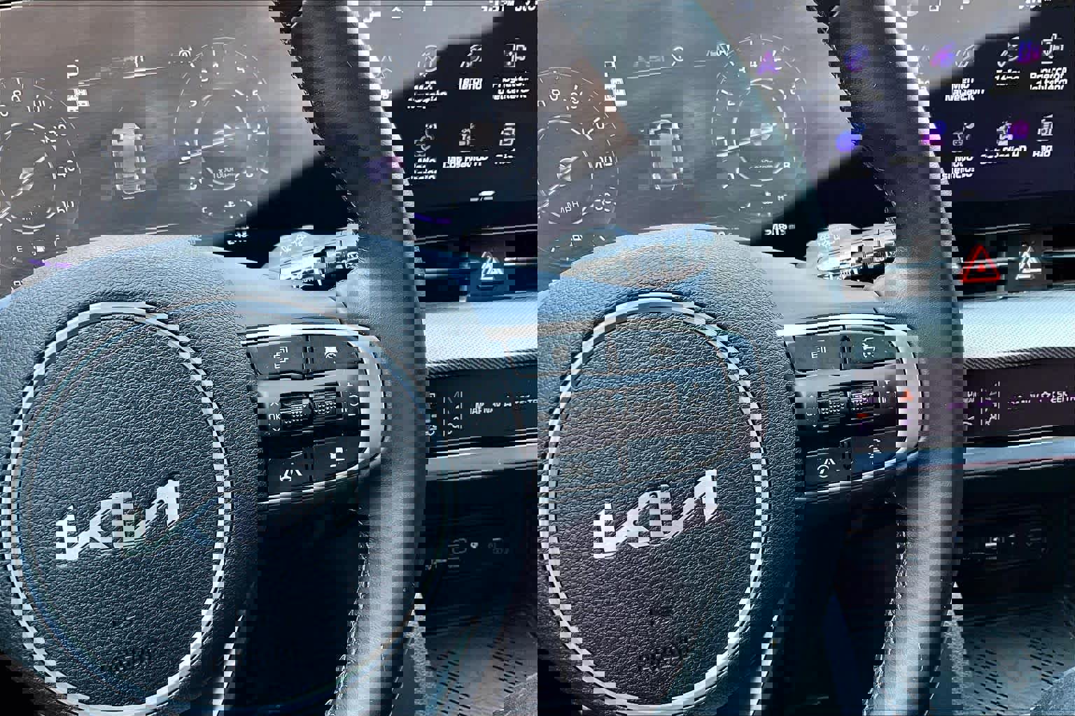 Used 2023 Kia Sportage SX image 25