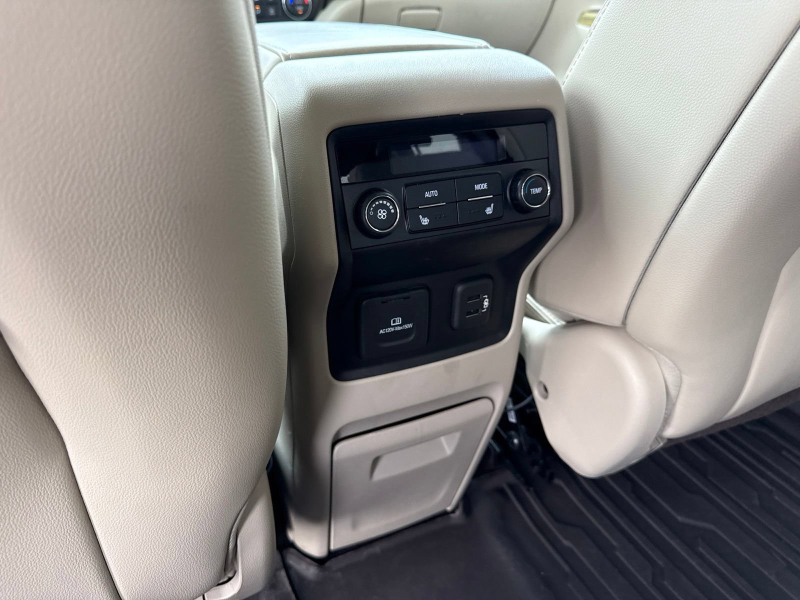 Used 2019 GMC Acadia Denali w/ Technology Package FWD image 15