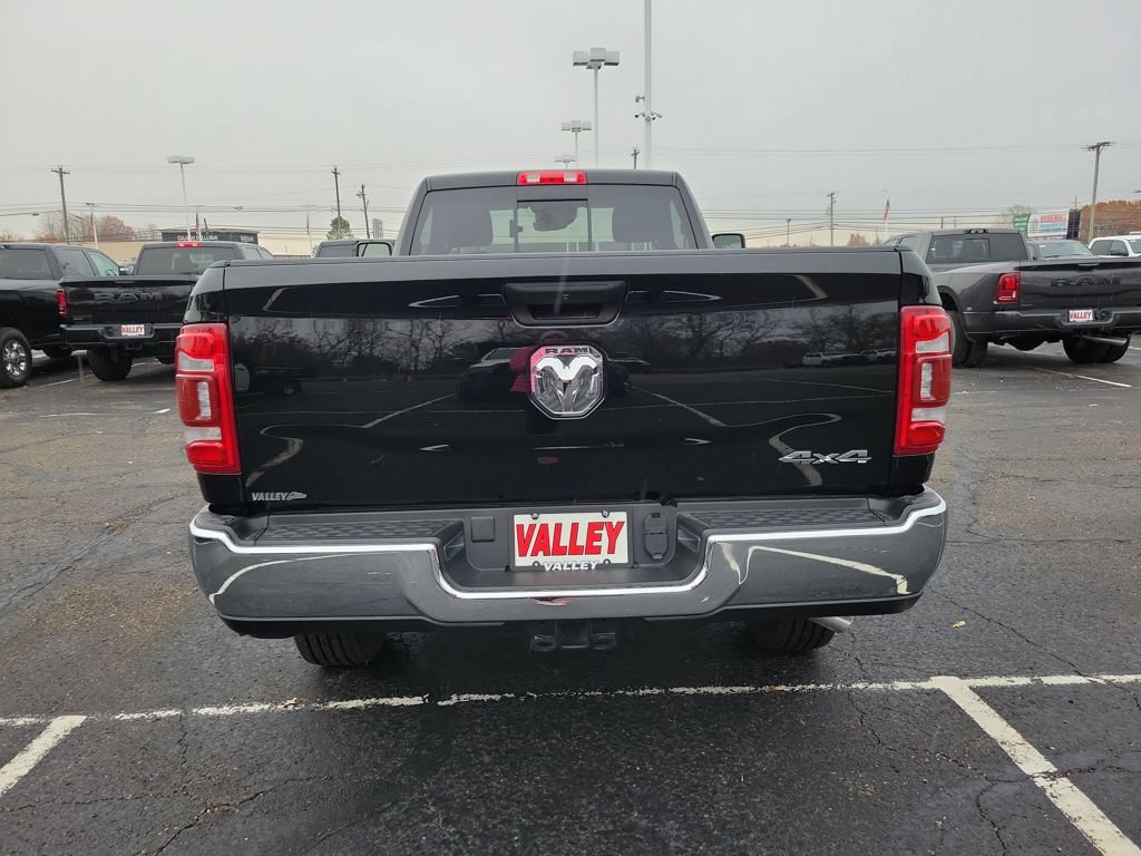 New 2024 RAM 2500 Tradesman w/ Safety Group AWD/4WD image 6