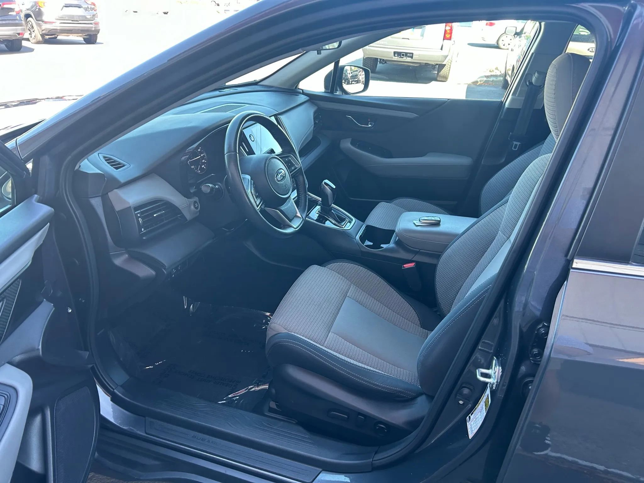 Used 2023 Subaru Outback Premium image 3