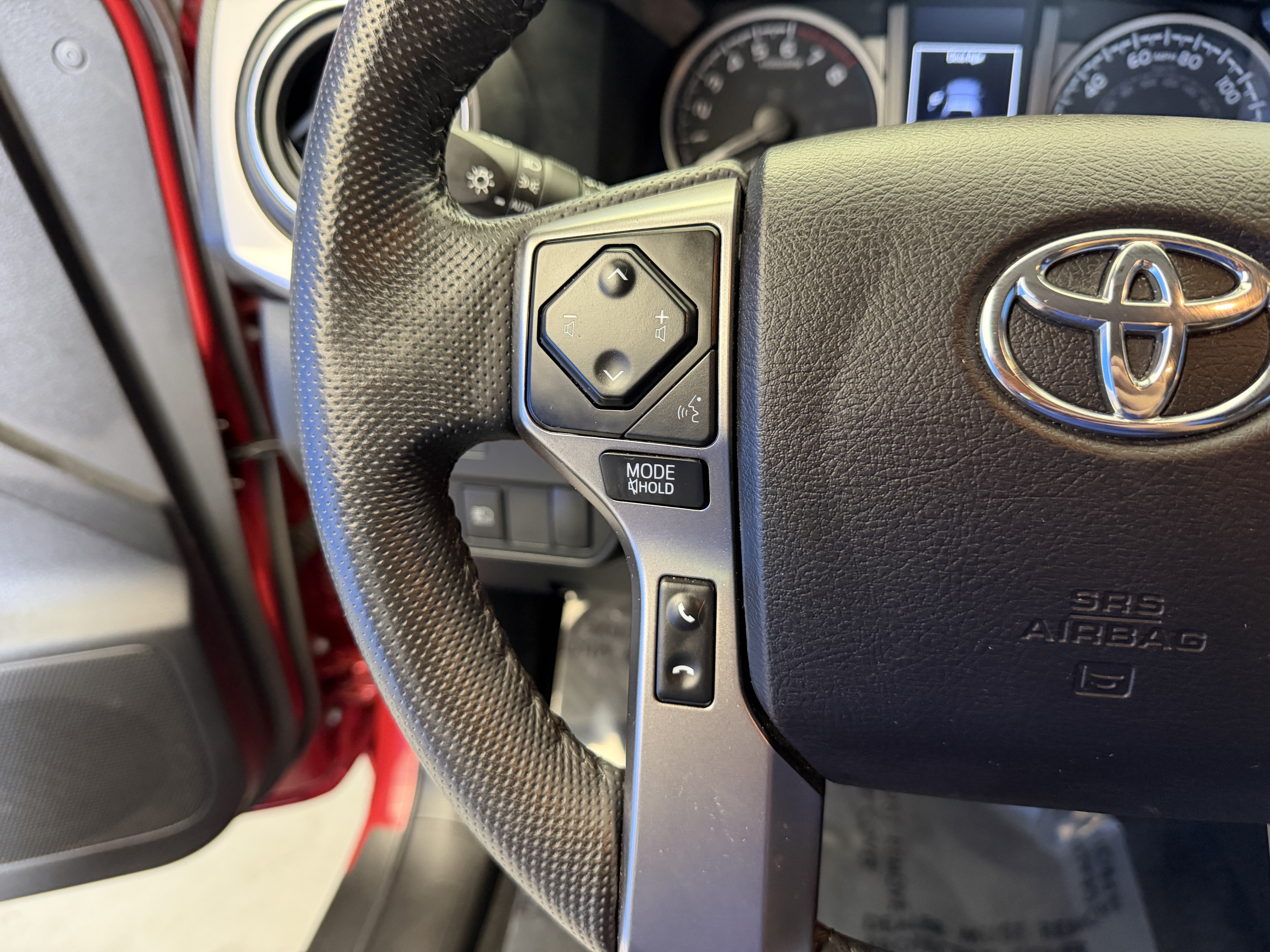 Used 2022 Toyota Tacoma SR5 AWD/4WD image 16