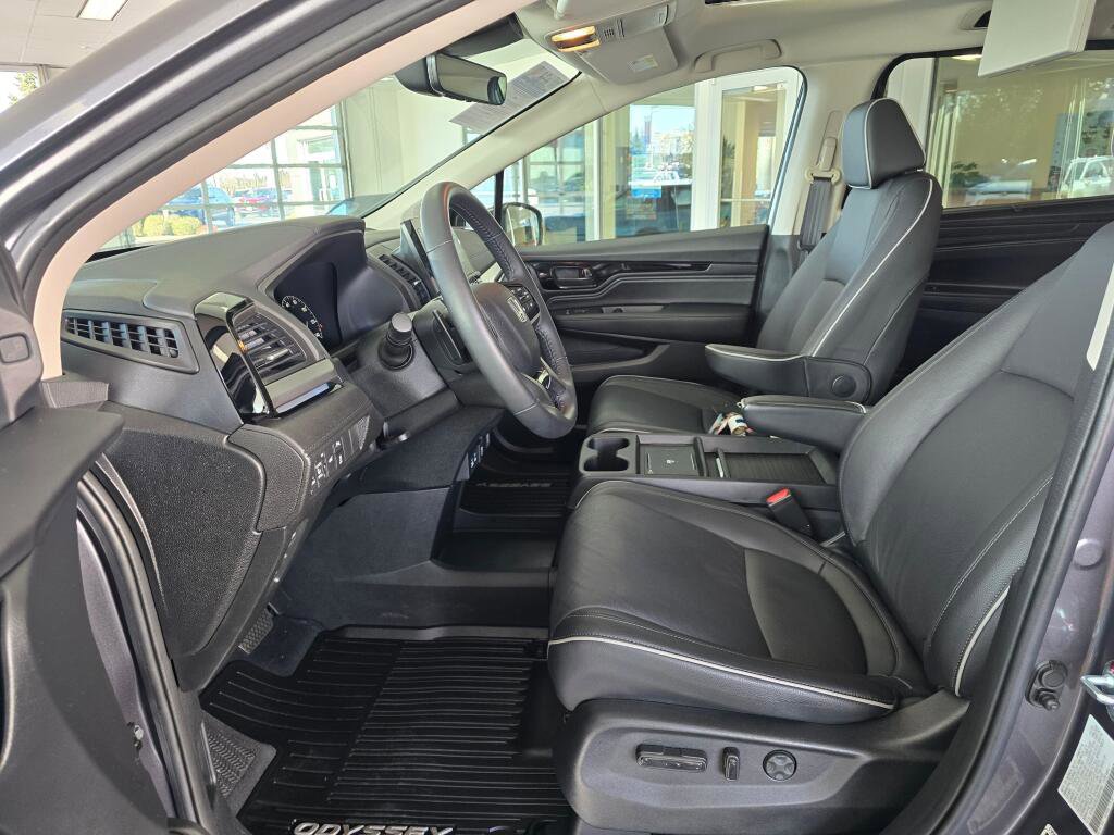 Used 2025 Honda Odyssey Touring image 23