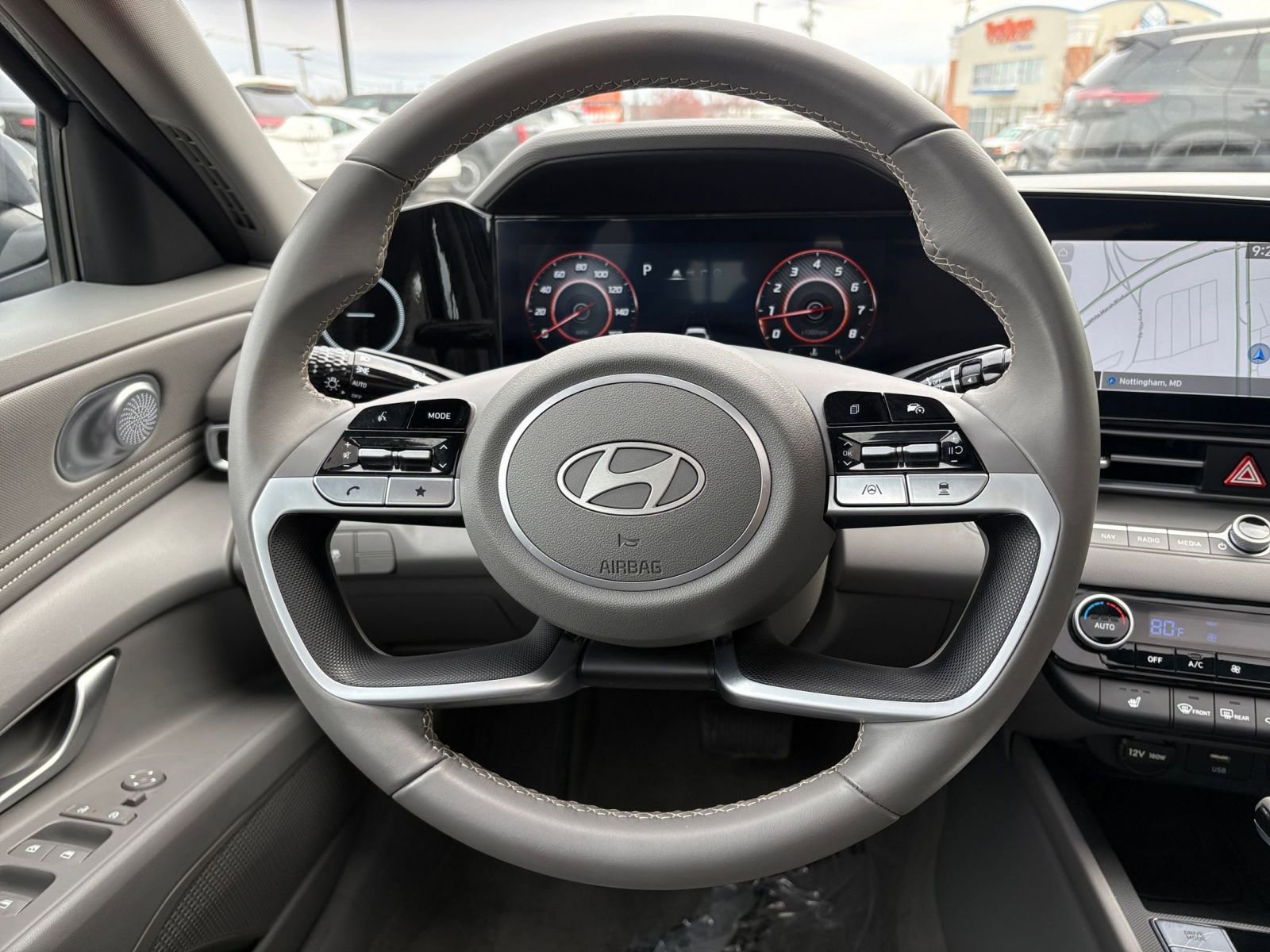 Used 2025 Hyundai Elantra SEL image 31