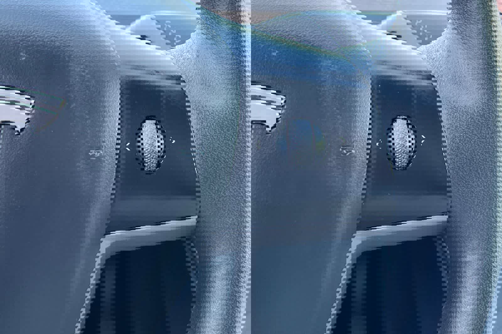 Used 2023 Tesla Model Y Long Range image 30