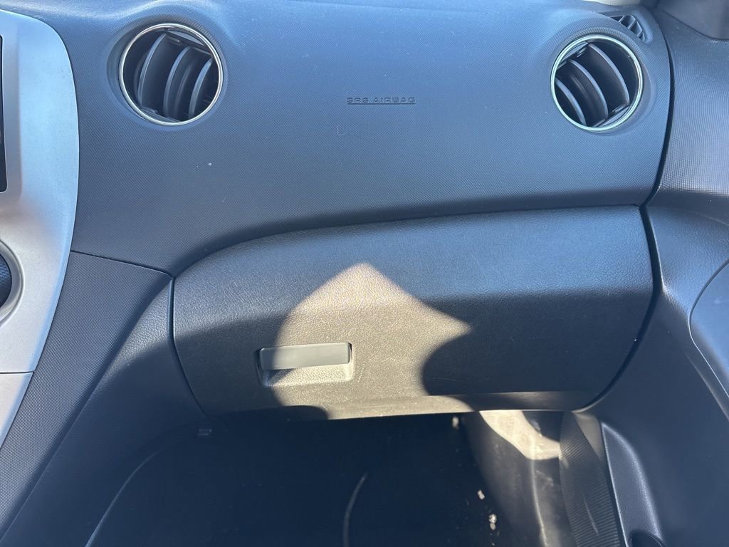 Used 2010 Pontiac Vibe w/ Preferred Package image 22