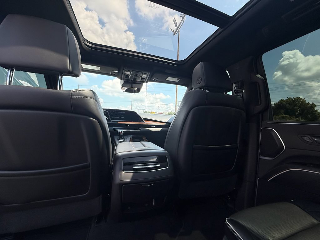 Used 2023 Cadillac Escalade Premium Luxury w/ LPO, Radiant Package AWD/4WD image 20