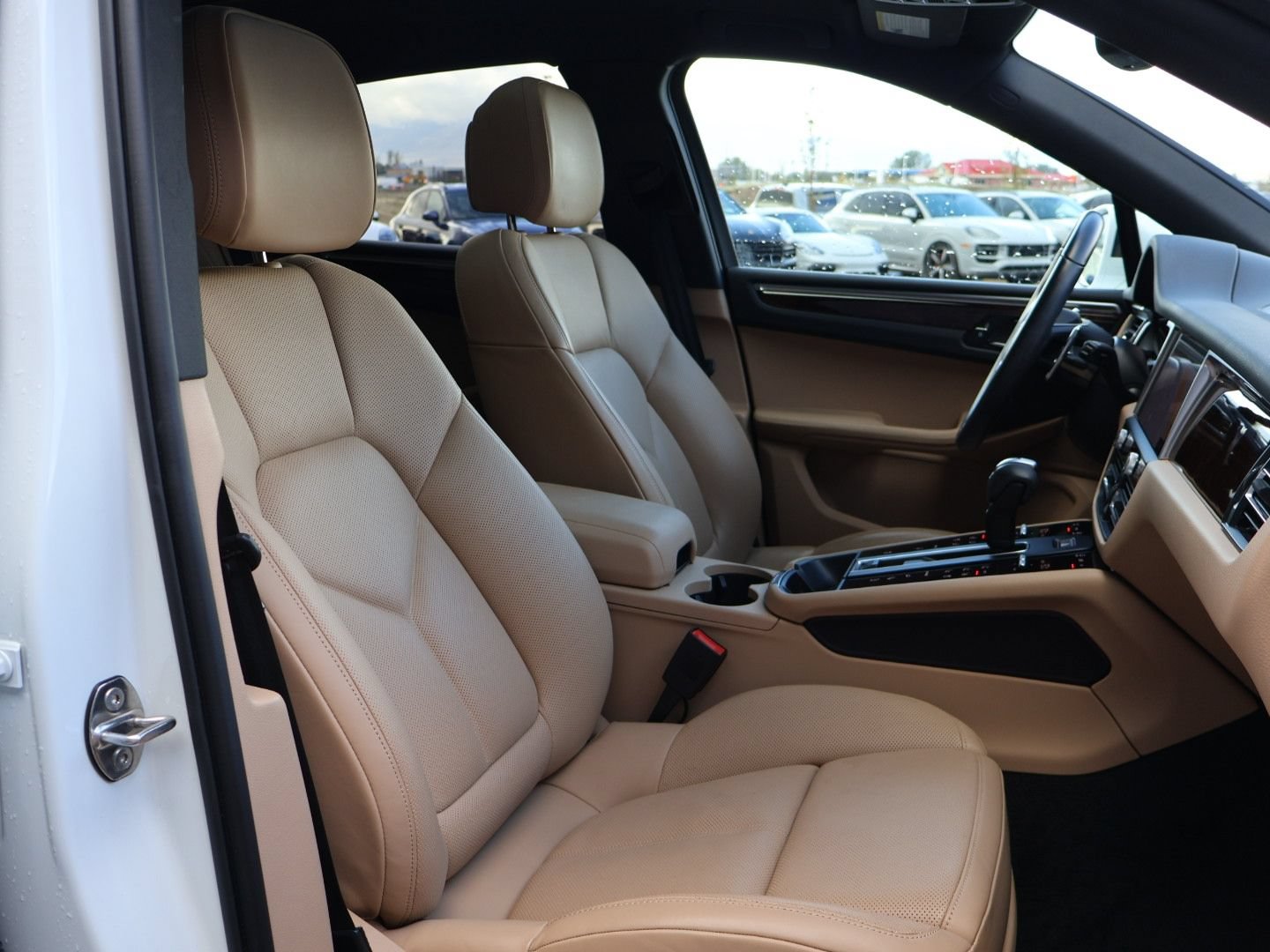 Certified 2023 Porsche Macan S AWD/4WD image 30