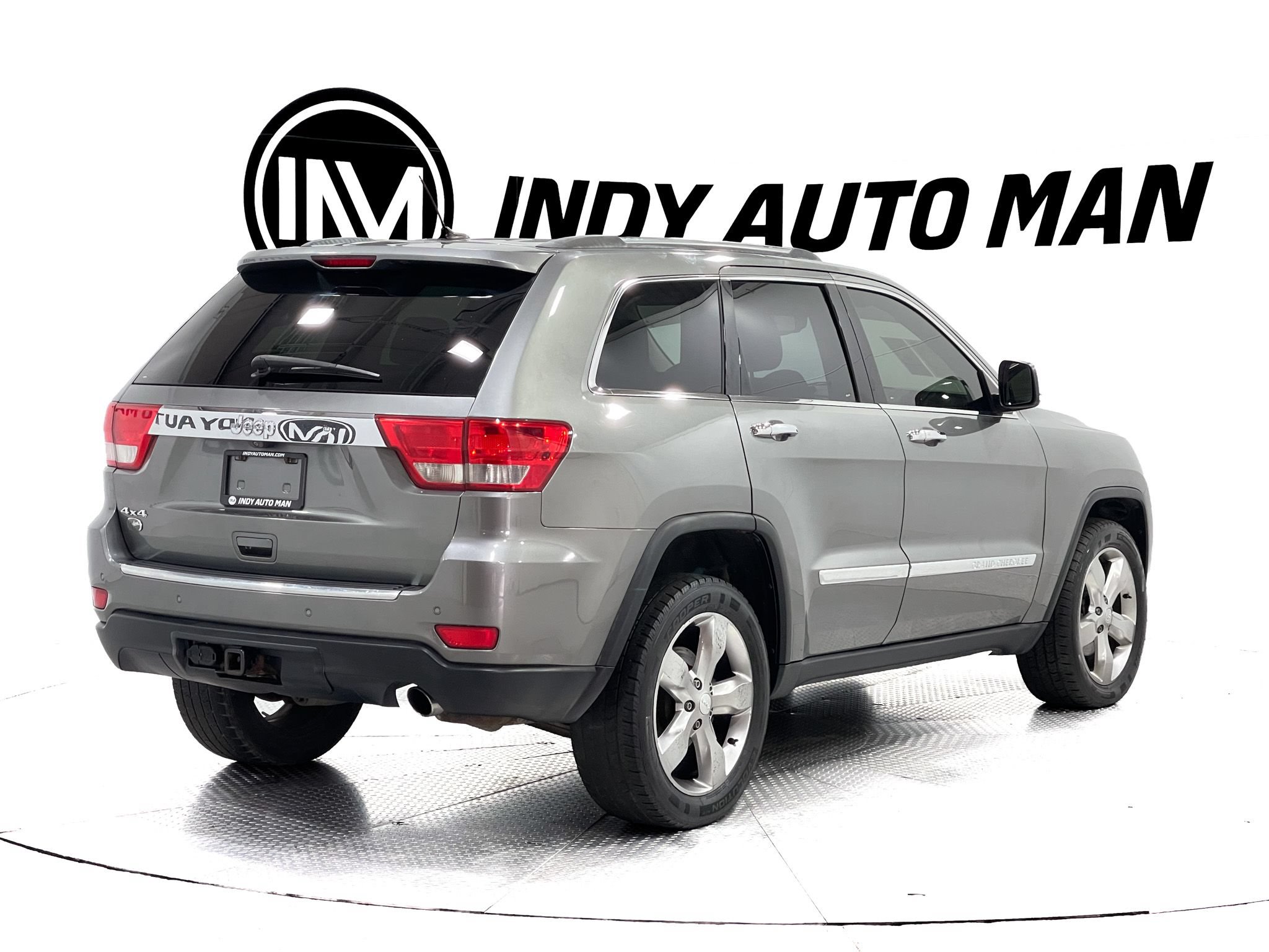 Used 2012 Jeep Grand Cherokee Overland AWD/4WD image 4