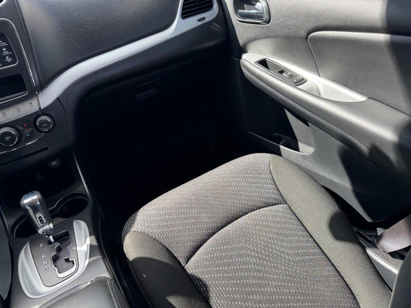 Used 2020 Dodge Journey SE w/ Blacktop Package image 16