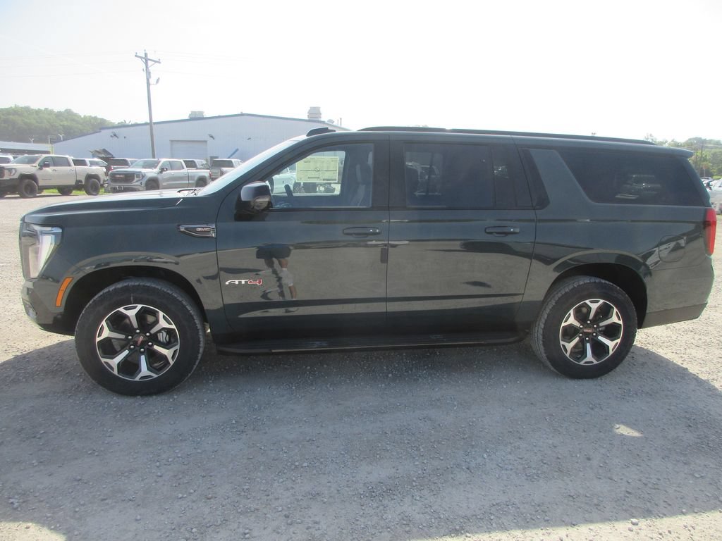 New 2026 GMC Yukon XL AT4 AWD/4WD image 7