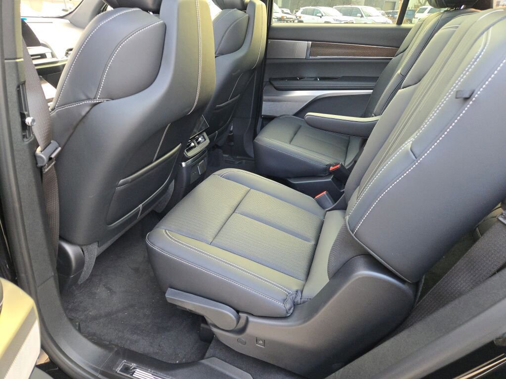 New 2026 Cadillac Vistiq Luxury image 19