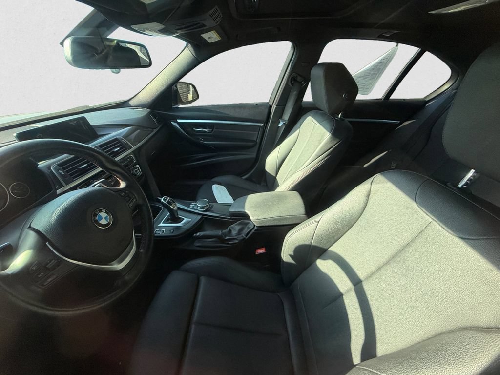 Used 2018 BMW 330i xDrive Sedan AWD/4WD image 6