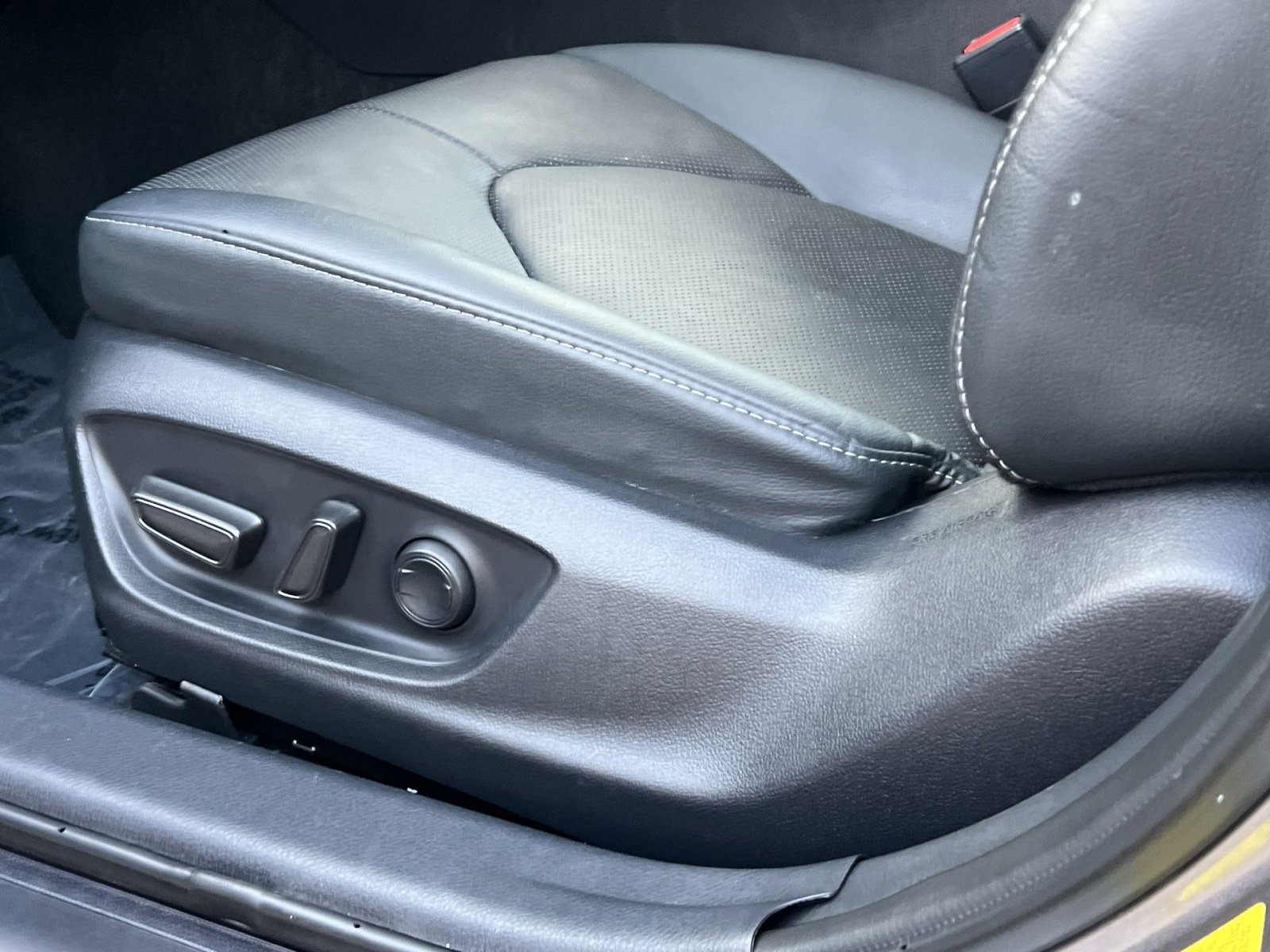 Used 2024 Toyota Camry XSE w/ Navigation Package image 12