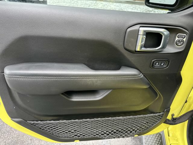 Used 2023 Jeep Wrangler Unlimited Sahara w/ Cold Weather Group AWD/4WD image 8