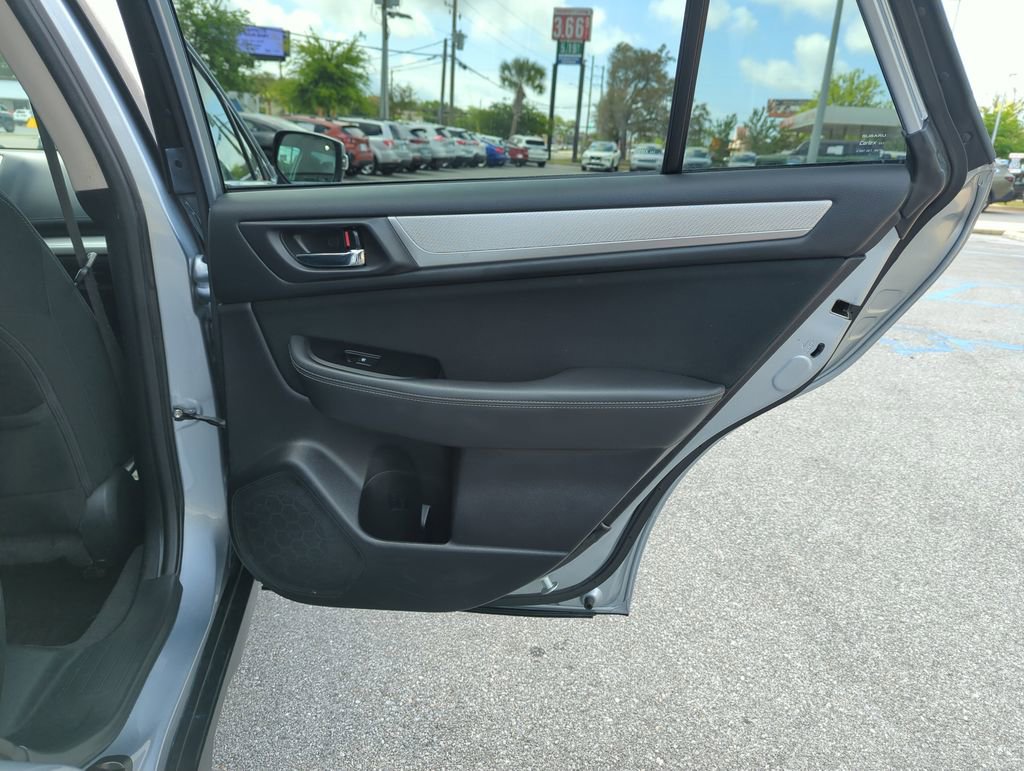 Used 2017 Subaru Outback 2.5i Premium image 33