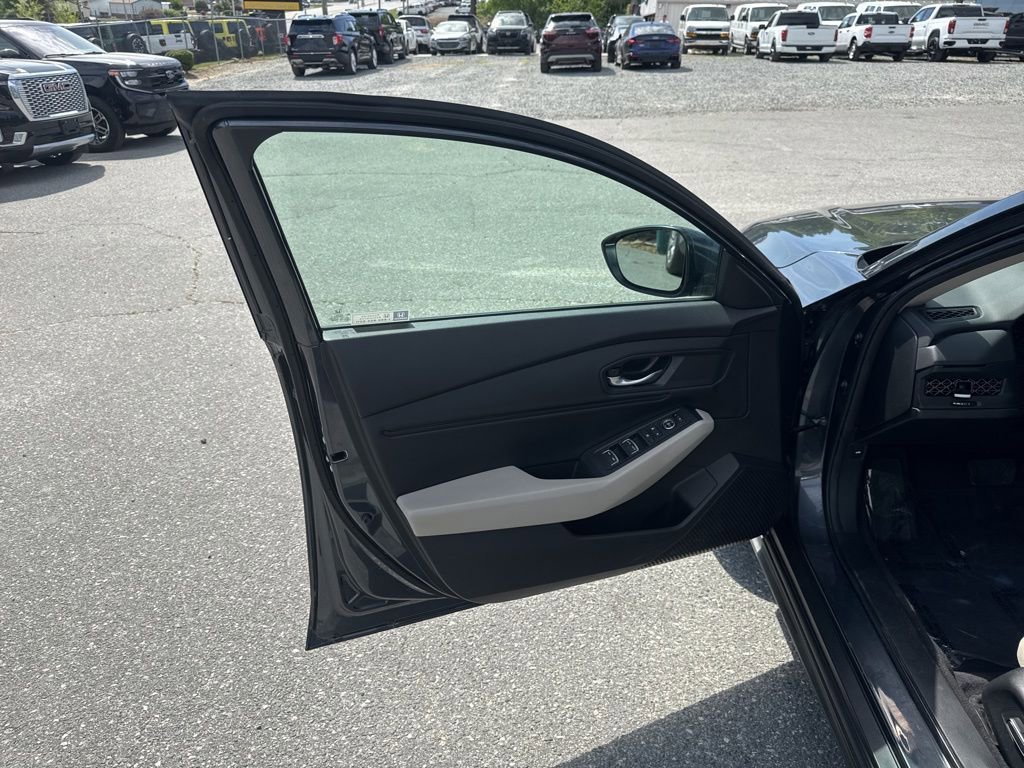 Used 2024 Honda Accord EX image 24